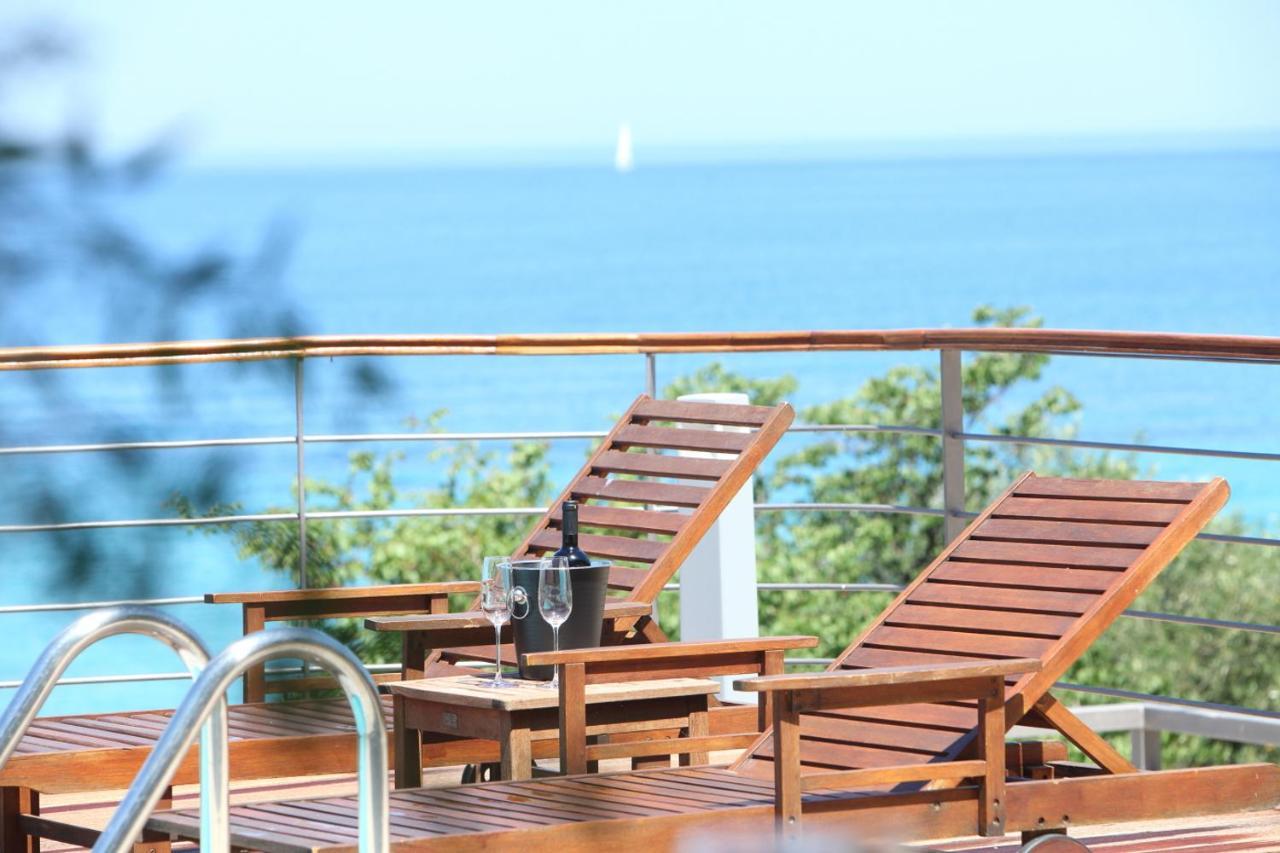 Capro - Milos Bay Villas Ayios Nikitas Ngoại thất bức ảnh
