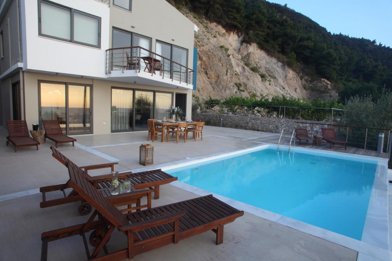 Capro - Milos Bay Villas Ayios Nikitas Ngoại thất bức ảnh