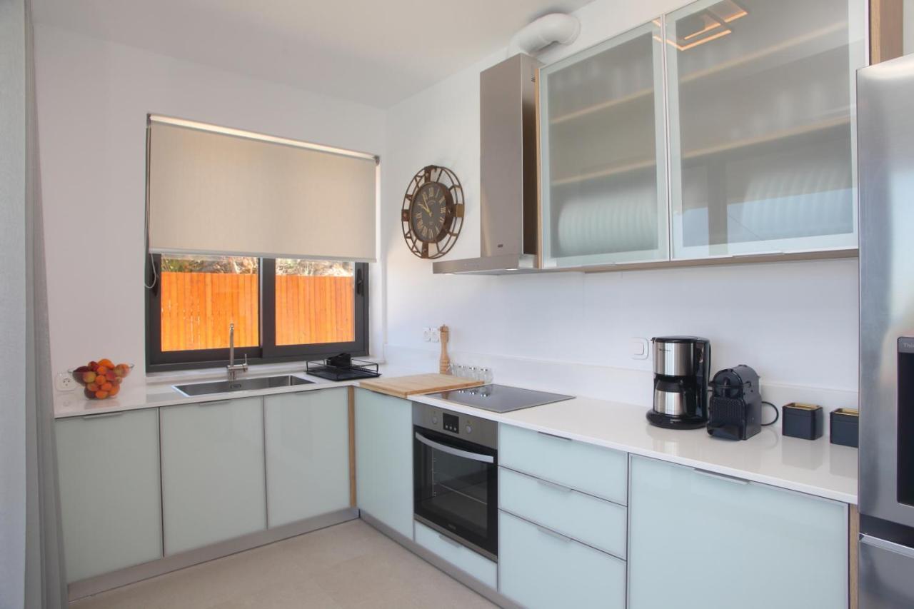 Capro - Milos Bay Villas Ayios Nikitas Ngoại thất bức ảnh