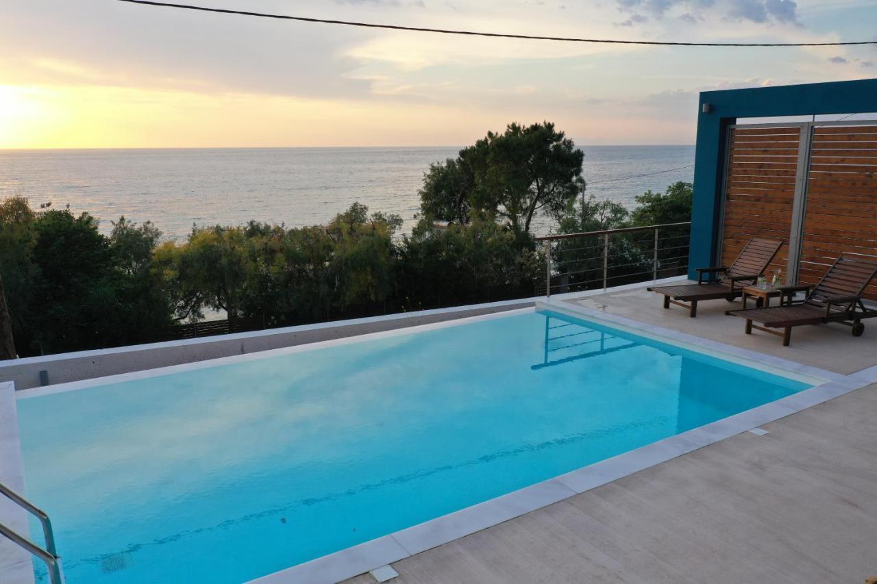 Capro - Milos Bay Villas Ayios Nikitas Ngoại thất bức ảnh